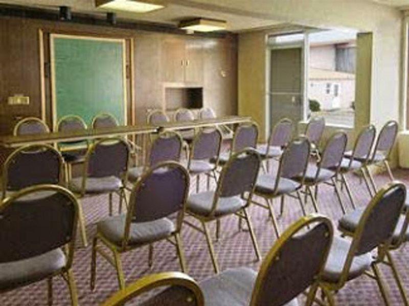 Rodeway Inn & Suites DEN Einrichtungen foto