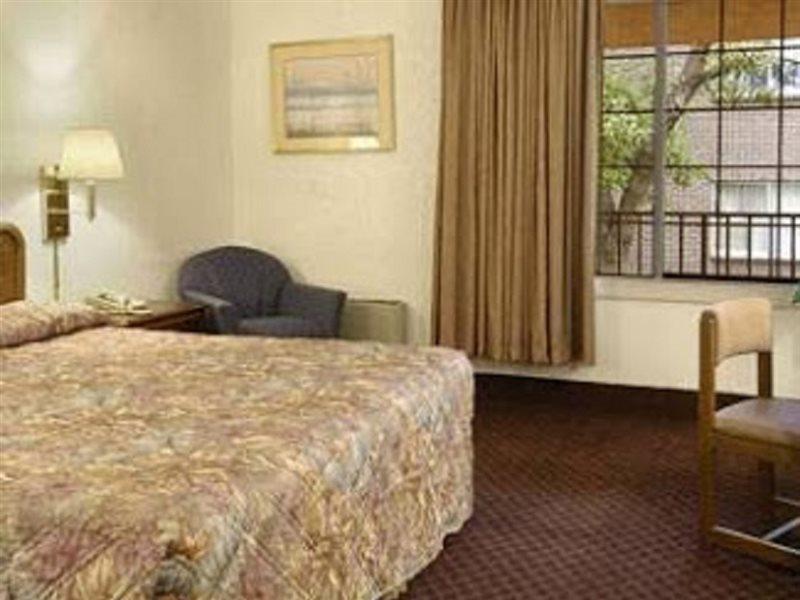 Rodeway Inn & Suites DEN Zimmer foto