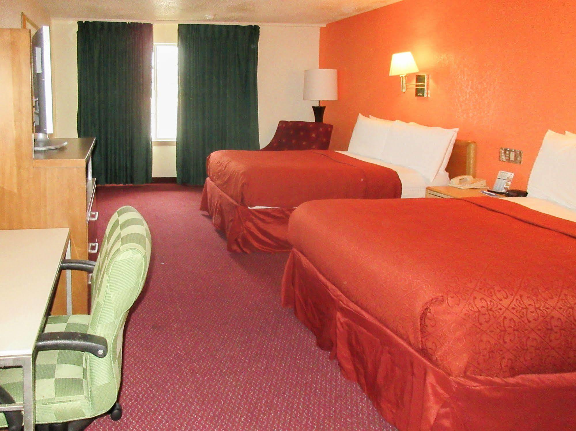Rodeway Inn & Suites DEN Exterior foto